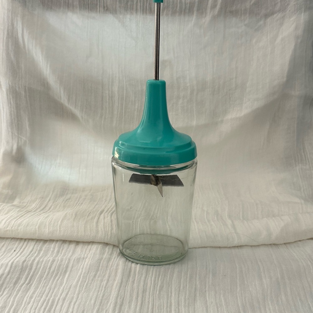 Vintage‎ 1960’s TURQUOISE ACME Glass 12 0Z. Press & Chop Food/Nut Chopper